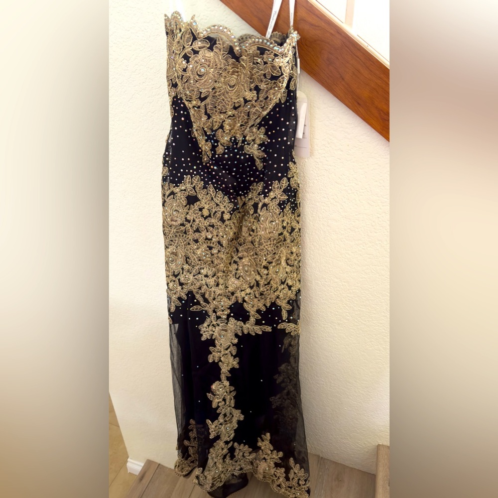 NWT Cinderella Women’s Evening party special occasion dress, size 12